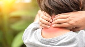 Douleur d'ostéochondrose dans le cou