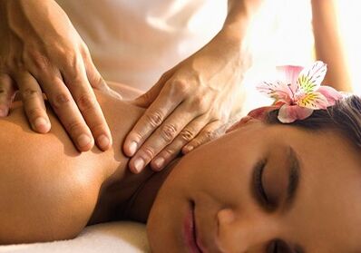 Massage pour l'ostéochondrose de la colonne cervicale